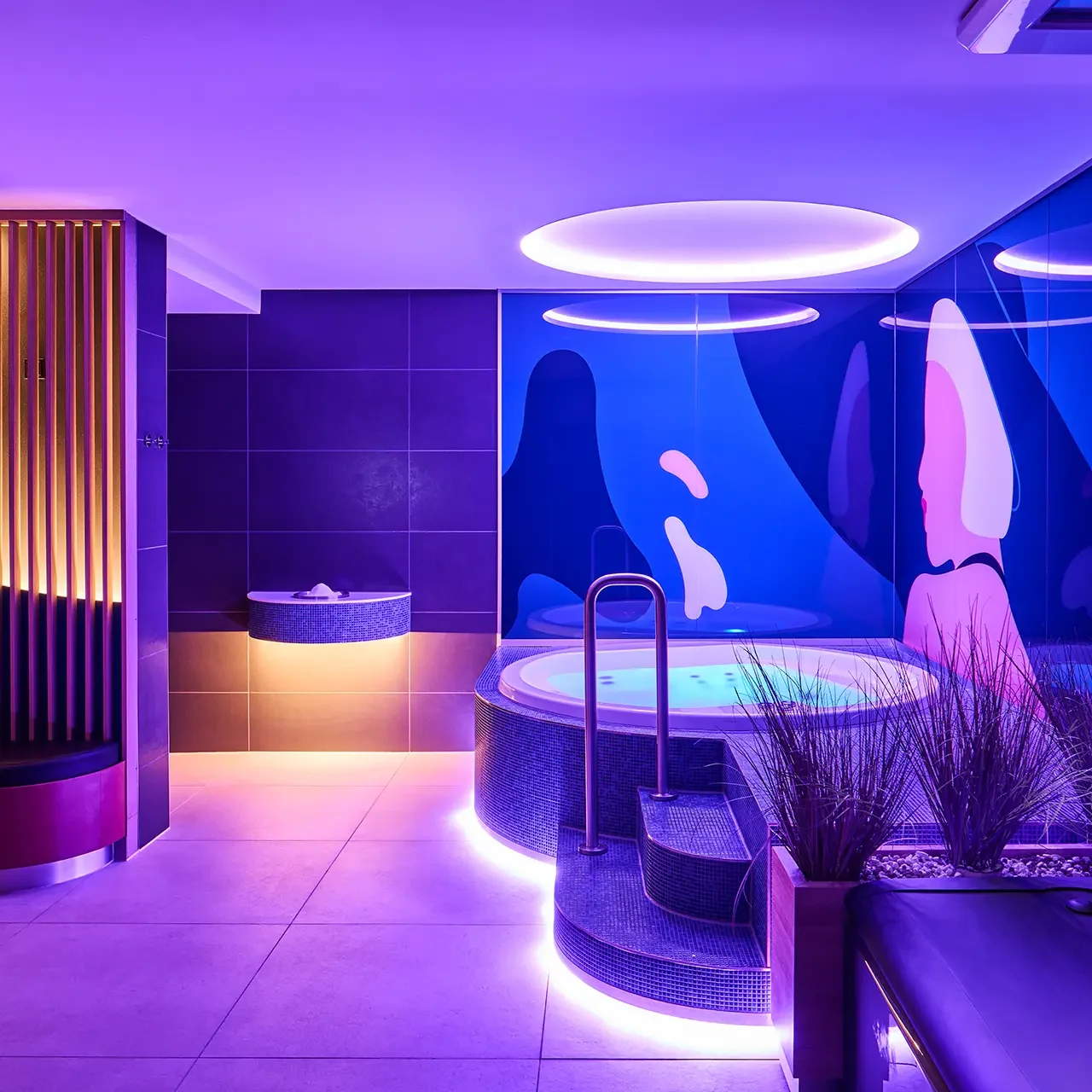 Gobo Projektion auf Natursteinwand im Massagebereich