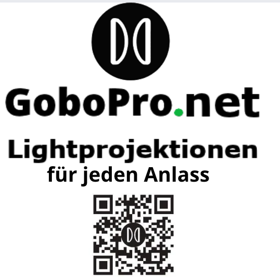 Goboprojektor mit Solarpanel projiziert QR-Code bei Tageslicht