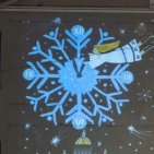 Schneeflocken und Sterne auf Winterevent mit Gobo Projektor