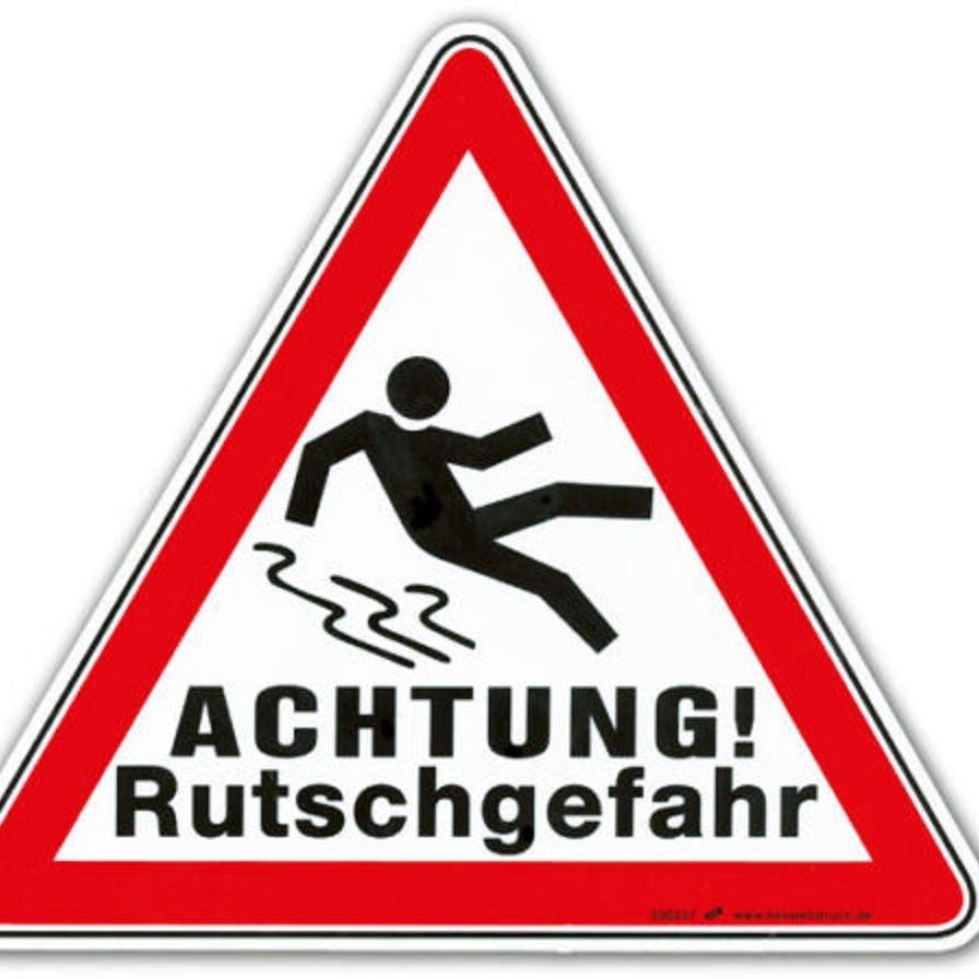 Fußgängerzone mit projiziertem Hinweis durch Gobo Projektor